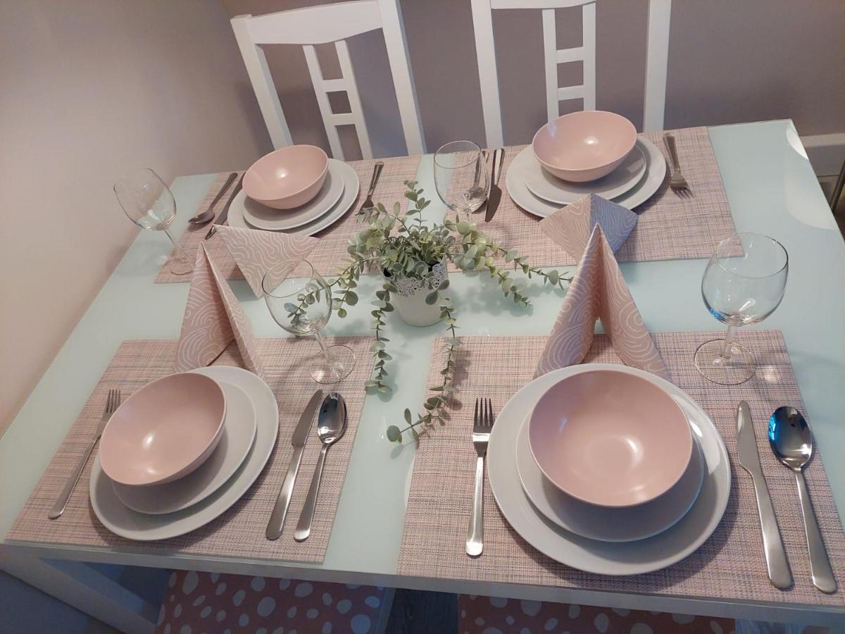 Halle  Helles Modern Eingerichtetes Apartment מראה חיצוני תמונה